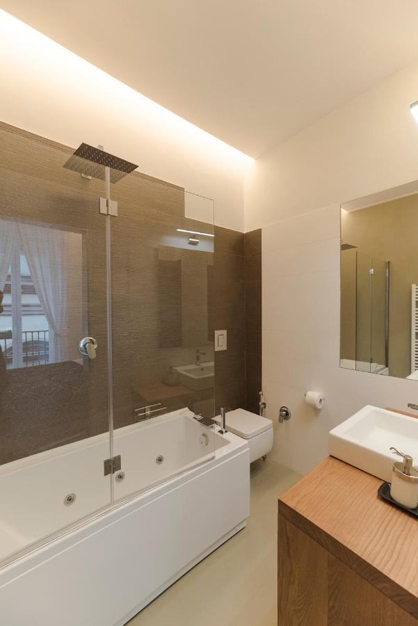 A Misura Duomo Rooms & Apartment - Ls Accommodations ナポリ エクステリア 写真