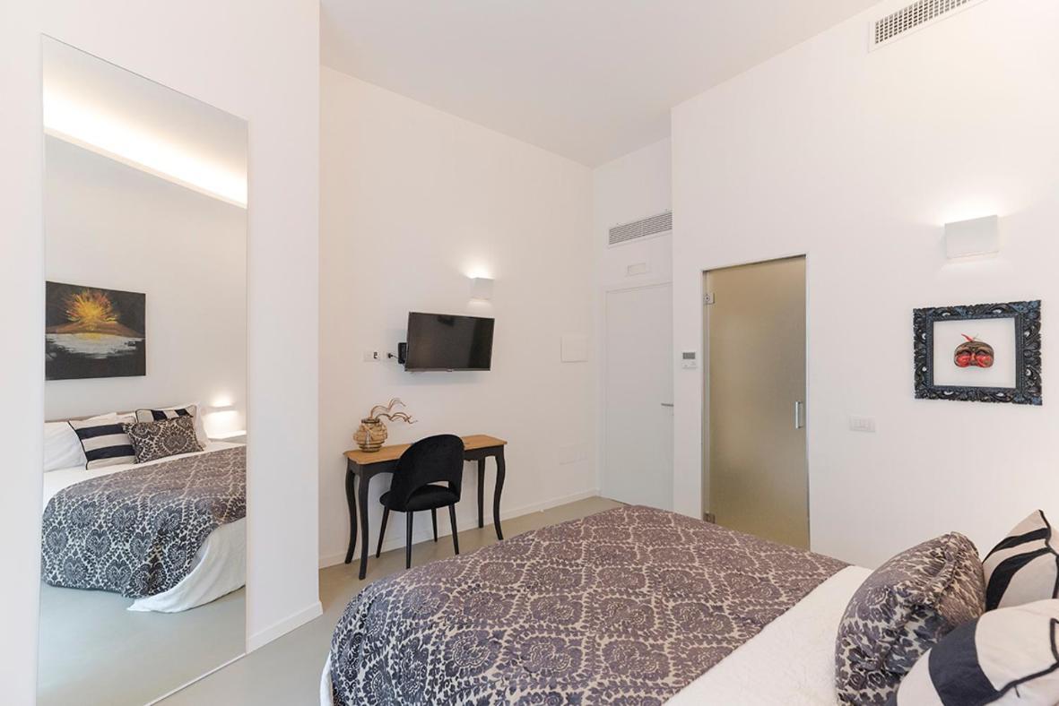 A Misura Duomo Rooms & Apartment - Ls Accommodations ナポリ エクステリア 写真