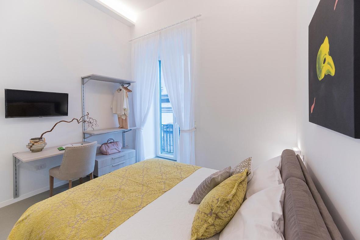 A Misura Duomo Rooms & Apartment - Ls Accommodations ナポリ エクステリア 写真