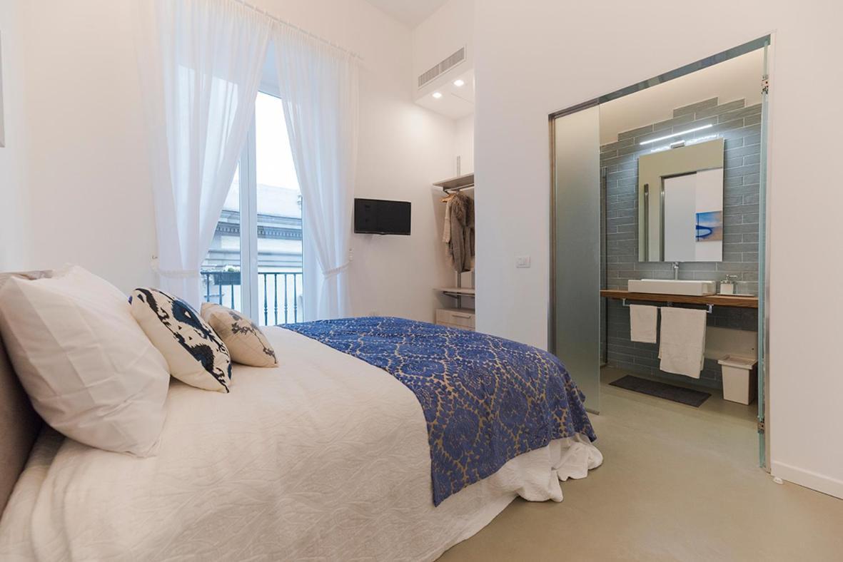 A Misura Duomo Rooms & Apartment - Ls Accommodations ナポリ エクステリア 写真